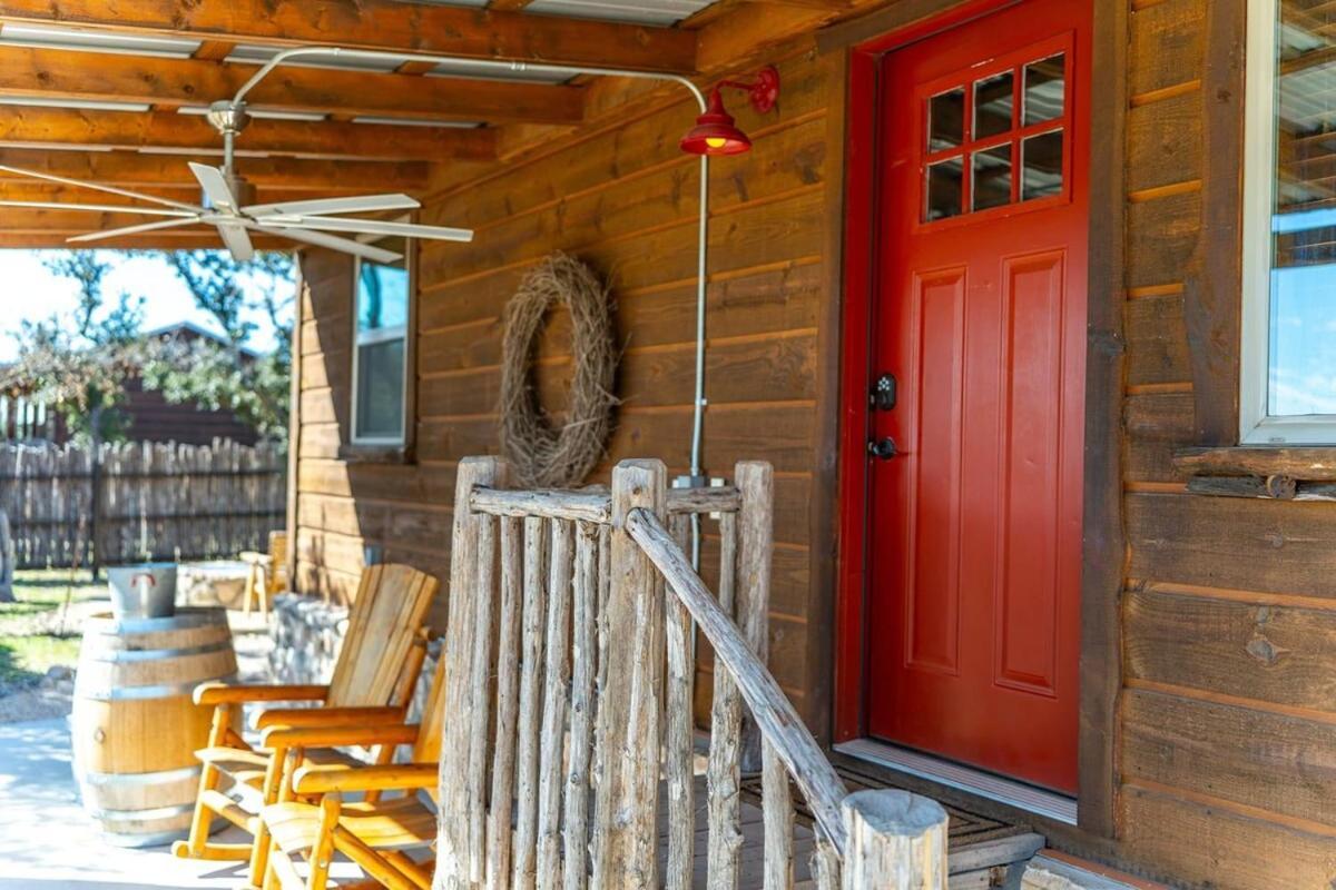 Rockin' R - Rustic Star Cabin Fredericksburg Exterior photo