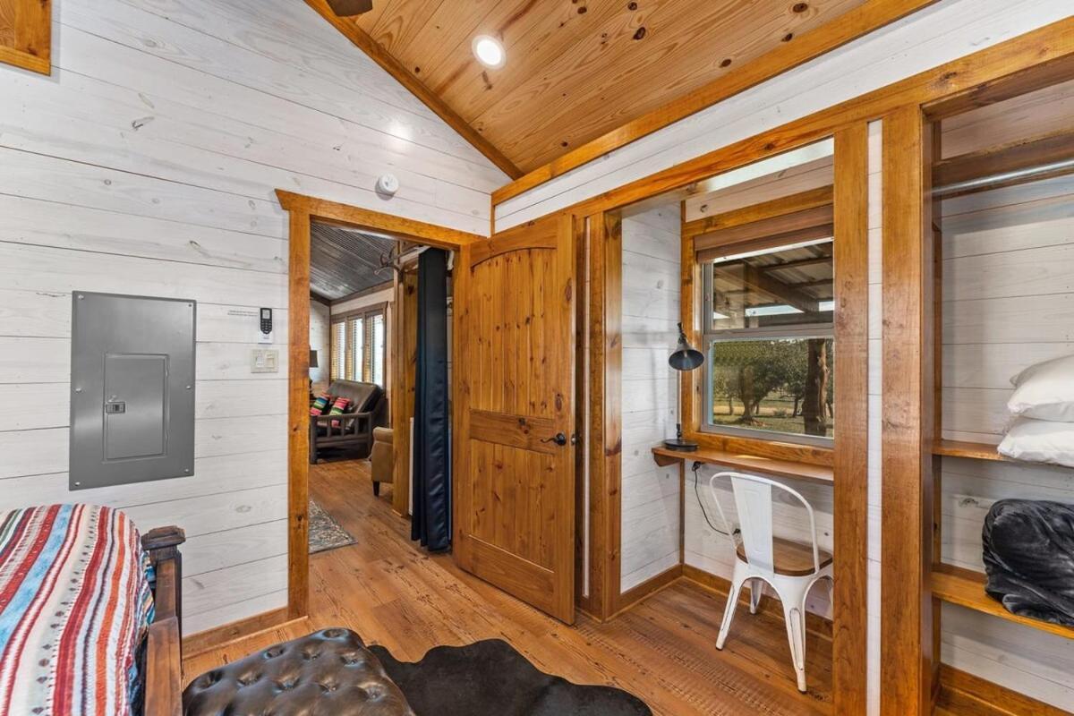 Rockin' R - Rustic Star Cabin Fredericksburg Exterior photo
