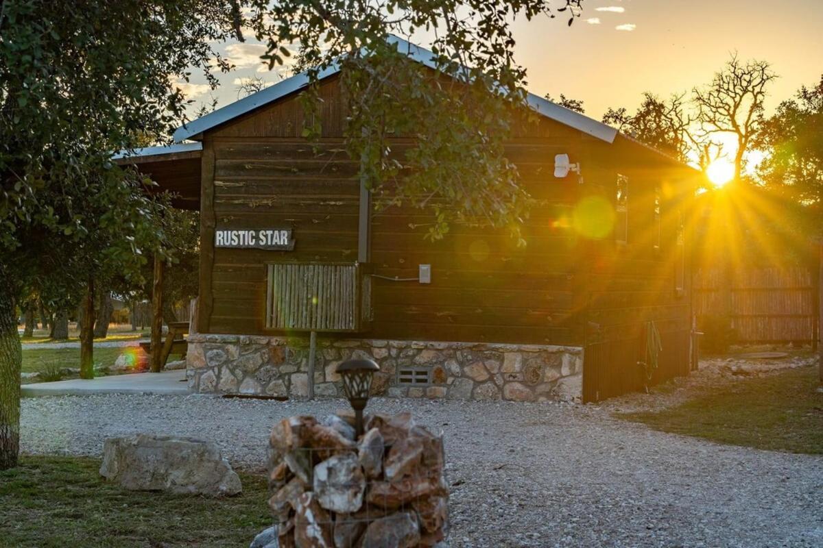 Rockin' R - Rustic Star Cabin Fredericksburg Exterior photo