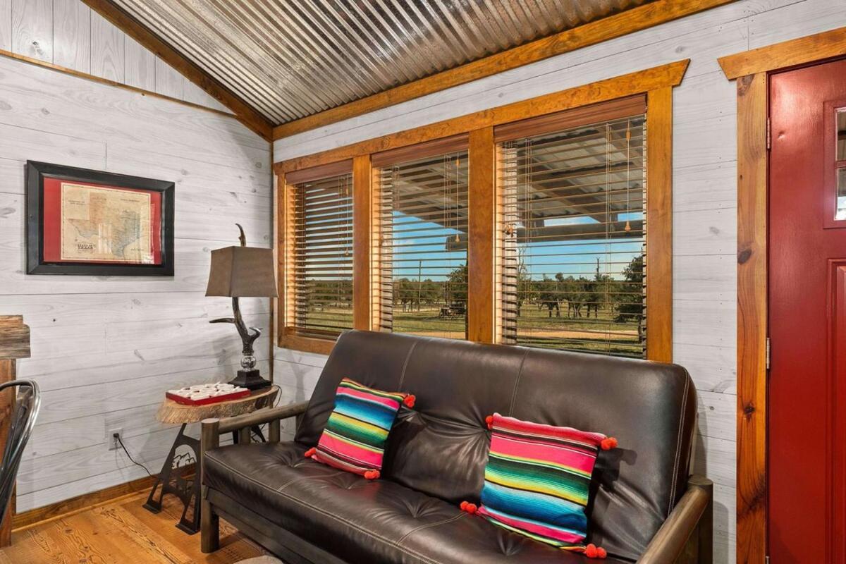 Rockin' R - Rustic Star Cabin Fredericksburg Exterior photo