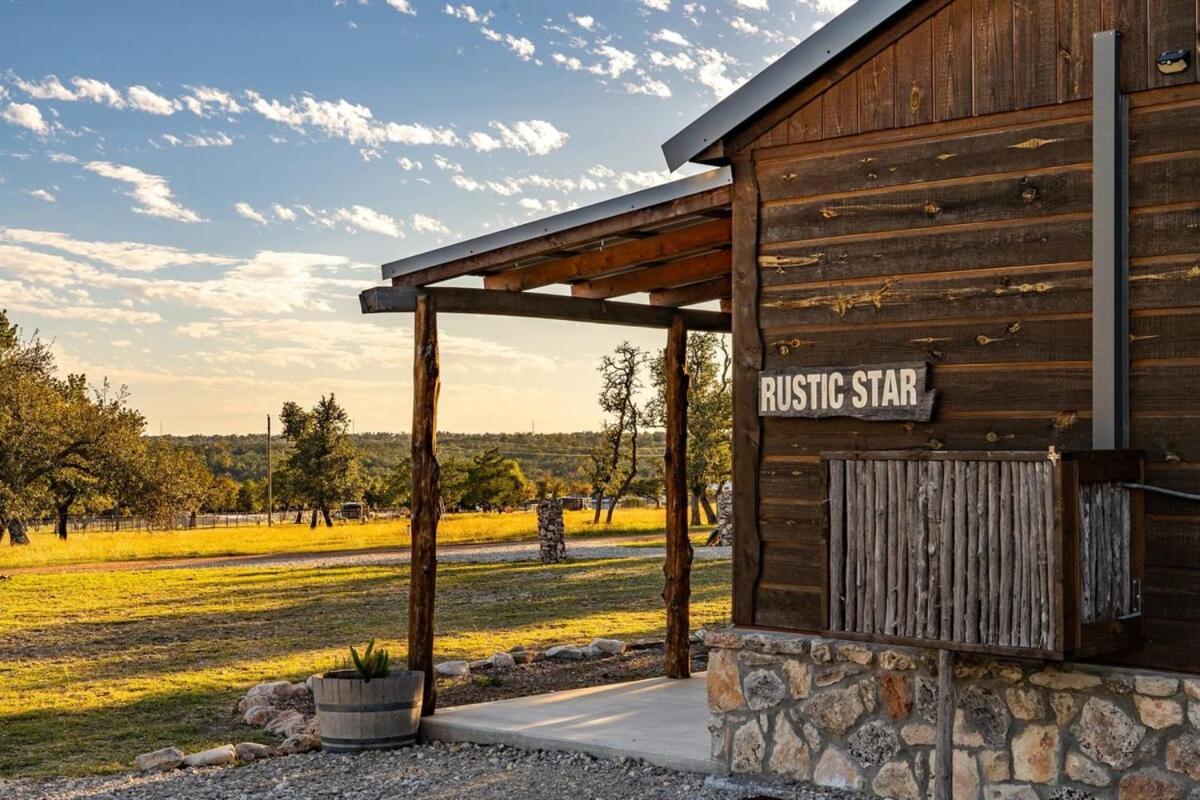 Rockin' R - Rustic Star Cabin Fredericksburg Exterior photo