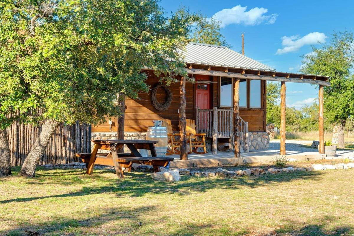 Rockin' R - Rustic Star Cabin Fredericksburg Exterior photo